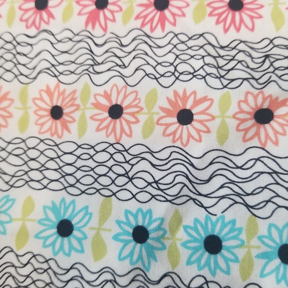 Floral Spring Skirt~size 6 - Picture 6 of 9